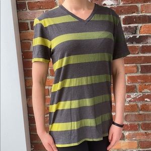 Men’s vneck shirt